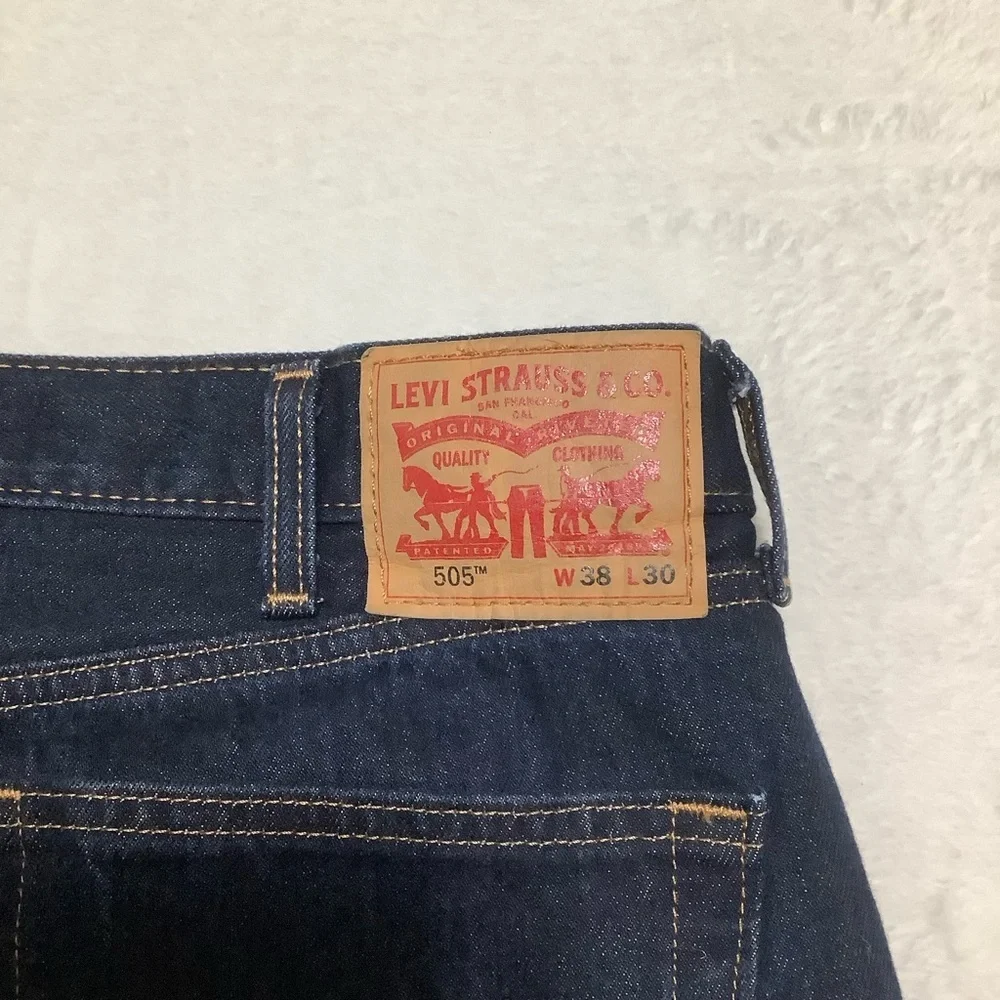 Levi’s 505 Regular Fit Jeans Sz 38W 30L Dark Blue
